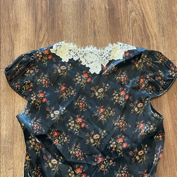 Dõen Coraline Lace Detail Floral Satin Maxi Dress - Picture 8 of 8